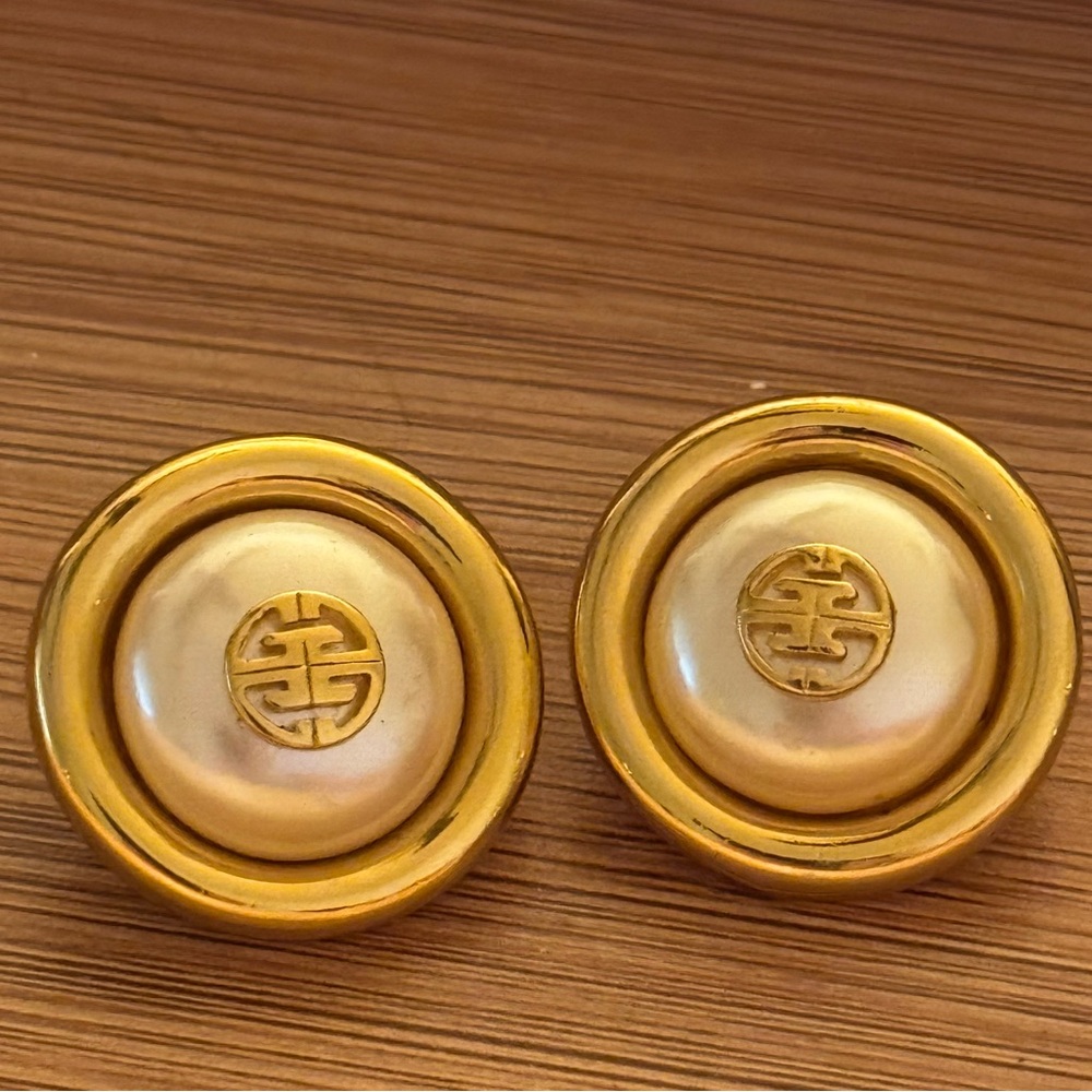 Givenchy Pearl Button Earrings - image 5